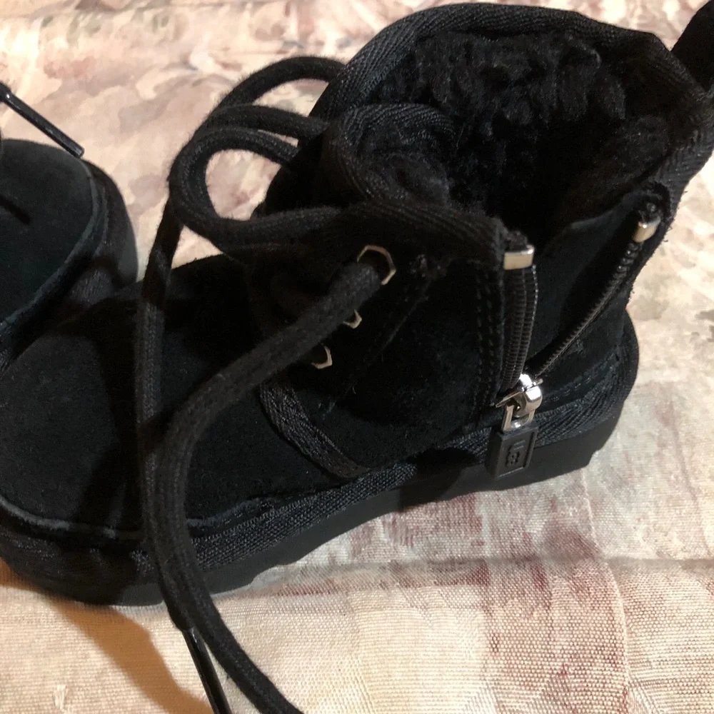 UGG Toddlers Black Suede Boots 10173201